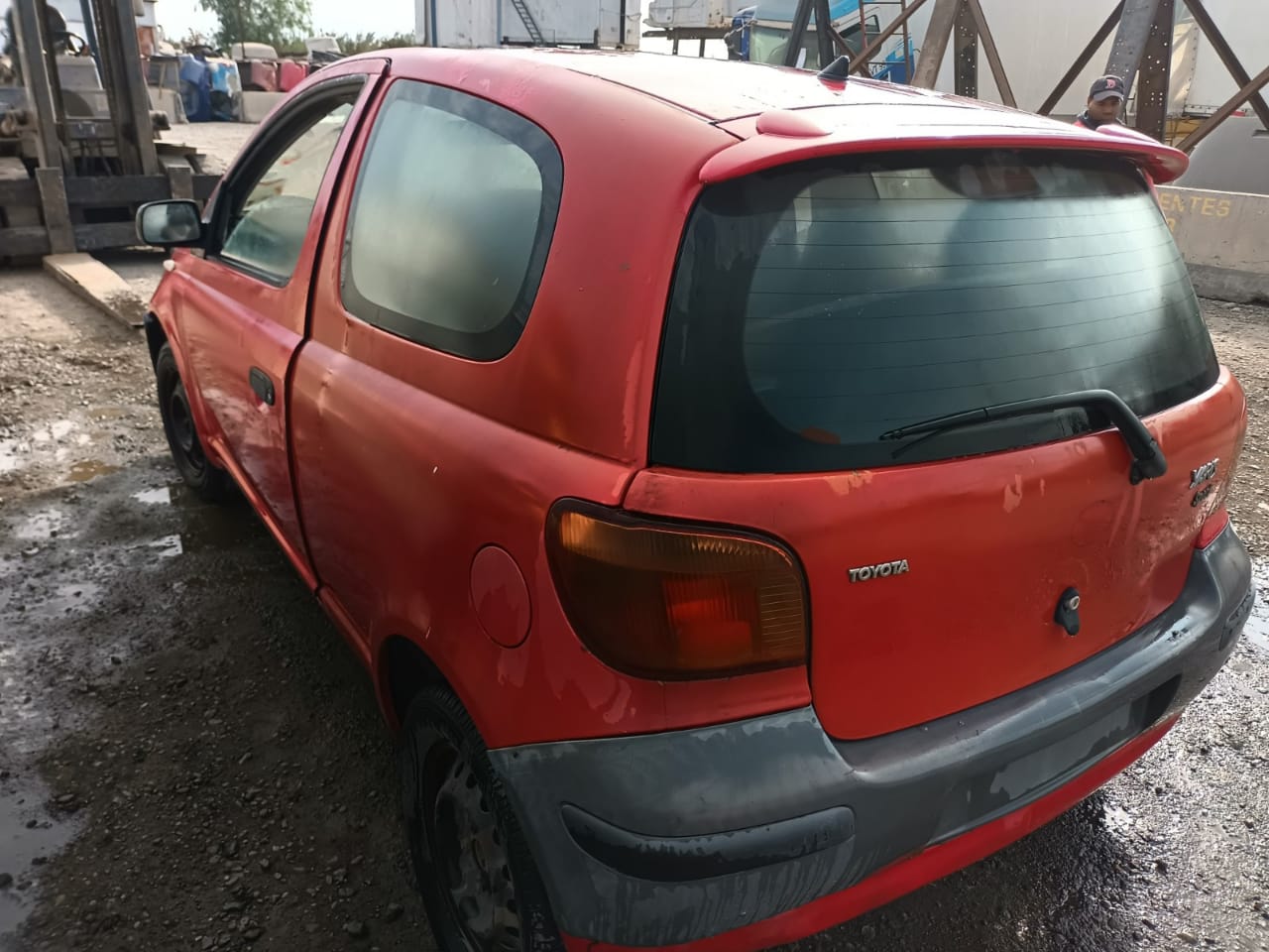  Toyota YARIS 2000    EN DESARME